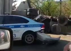 На трассе Анапа-Новороссийск в ДТП с тремя фурами угодила машина ДПС