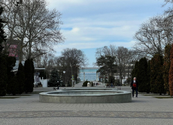 В День победы в Ледовом побоище в Анапе тепло и пасмурно