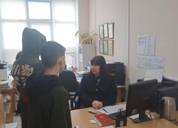 "Били руками и ногами, кинули в грязь": полиция Анапы проверила факт избиения школьника в Цибанобалке 