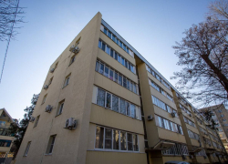 «Все строго по плану»: в Анапе проводят капитальный ремонт в МКД