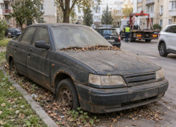 Авто без колес и хозяина — на спецстоянку: в Анапе готовят новый порядок для брошенных машин