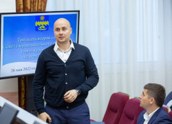 Анапский депутат-адвокат Алексей Аксёнов зарабатывает 26 тысяч в месяц и не имеет машины 