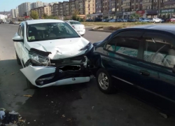 В Анапе сразу четыре автомобиля попали в ДТП: пострадал человек