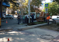 В Анапе в результате ДТП машина снесла бетонный столб