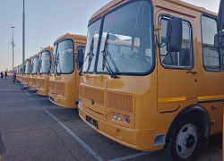 До конца 2022 года Анапа и другие муниципалитеты Кубани получат 55 новых школьных автобусов