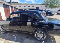 В центре Анапы водитель "семёрки" выехал на встречную полосу, обгоняя автобус