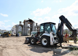 Фонари, бордюры и тротуары: в Крещенском парке Анапы идёт благоустройство