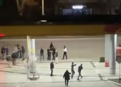В Анапе на заправке мужчины устроили массовую драку