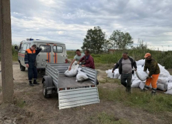 Уровень воды в Кубани контролируют у Джигинки: в Анапе укрепляют участки дамбы