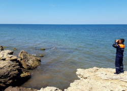 В акватории Чёрного моря 5 июля перевернулось судно: 18 человек спасли, двоих ищут