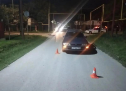 В Гостагаевской подросток на велосипеде с мотором попал под машину