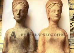 Есть фото статуэток древнегреческой богини, пролежавших в центре Анапы 2 тыс. лет