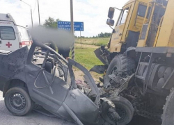 На трассе Краснодар-Анапа под колесами КамАЗа погиб водитель иномарки