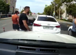 Мужчина ударил другого во время дорожного конфликта в Анапе