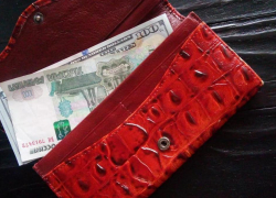 После 20 лет супружеской жизни анапчанка узнала: ее муж крадет деньги у их семьи