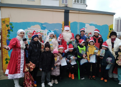 Детям в ЖК "Горгиппия Морская" устроили большой новогодний праздник