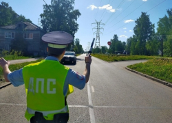 В Анапе подросток без прав катался на внедорожнике – машину конфисковали