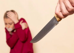Ограбление по-анапски: мужчина с ножом напал на женщину-кассира и хотел забрать деньги