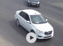 В Анапе водитель Datsun выехал на встречную полосу и пересёк двойную сплошную