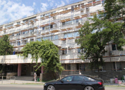 Образцовый дом: продолжается благоустройство проблемного дома в Анапе