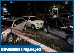 Приходится по грязи обходить, - автохамы Анапы перекрывают людям дорогу 