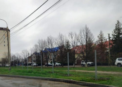 Очередную зеленую зону в Анапе уступили офисному комплексу