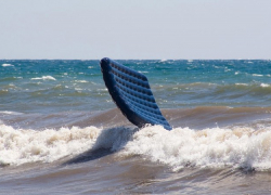В Анапе опять запретили купаться с матрасами и надувными кругами