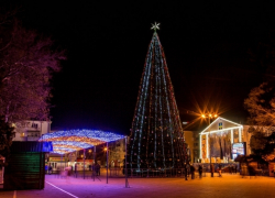 Всё прекрасно, только снега нет, - анапчанка о прогулке по Театральной площади