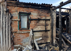 Во время пожара под Анапой маленькая девочка получила ожоги