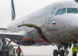 В Анапе приземлился рейс, летевший в Сочи: в южной столице России ураганный ветер