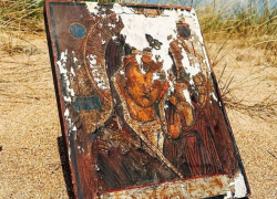 Иконе Божией Матери, найденной на побережье Бугазской косы, больше ста лета 