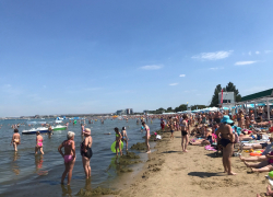 «Море зовет, душа поет»: все в Анапе загорают