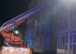 12 человек эвакуировали из горящего дома в Анапе