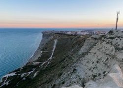 В день парашютиста в Анапе ожидаются дождь и гроза
