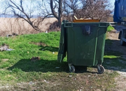 Опасные отходы: в Анапе в мусоровозе загорелись батарейки