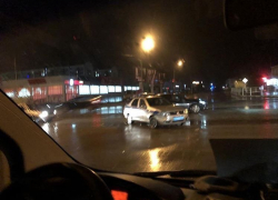 В Анапе полицейская машина столкнулась с «Тойотой»