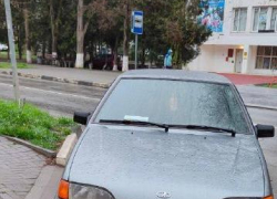 Водитель "Лады" перекрыл дорогу для пешеходов и был найден анапскими полицейскими