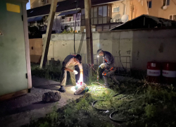 Устанавливают генераторы после пожара на улице Русской в Анапе