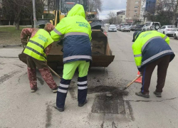 В Анапе начались работы по ямочному ремонту городских дорог