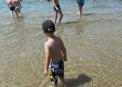 Вода в море у берегов Анапы как парное молоко