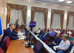 В доме №12 в 12-м микрорайоне стены пошли трещинами: о чем говорили на планерке служб ЖКХ Анапы