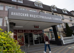 История о стрельбе в Анапе обросла фейками: что известно на самом деле