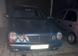 Водитель Mercedes выехал на красный свет и был задержан полицией Анапы