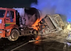 ДТП с тремя грузовиками возле Чембурки под Анапой: от столкновения загорелись машины
