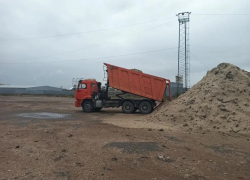 Это только за последние дни: на площадку временного хранения в хуторе Воскресенском вывезено 230 тонн замазученного грунта