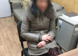 В одном из баров Анапы женщина украла мобильник стоимостью 15 000 рублей