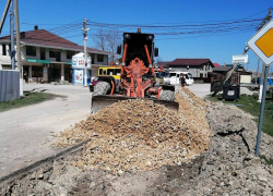Расширят дорогу и улучшат освещение на улице Афинской в Песчаном под Анапой