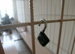 Подсмотрел пароль, с чужого телефона перевел 245 тысяч на свою карту и уехал на море