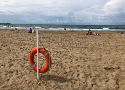 На пляже в Витязево под Анапой в песке погиб ребенок