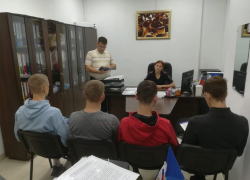 Беготня с пистолетом и ДТП с двумя девушками: что случилось в Анапе